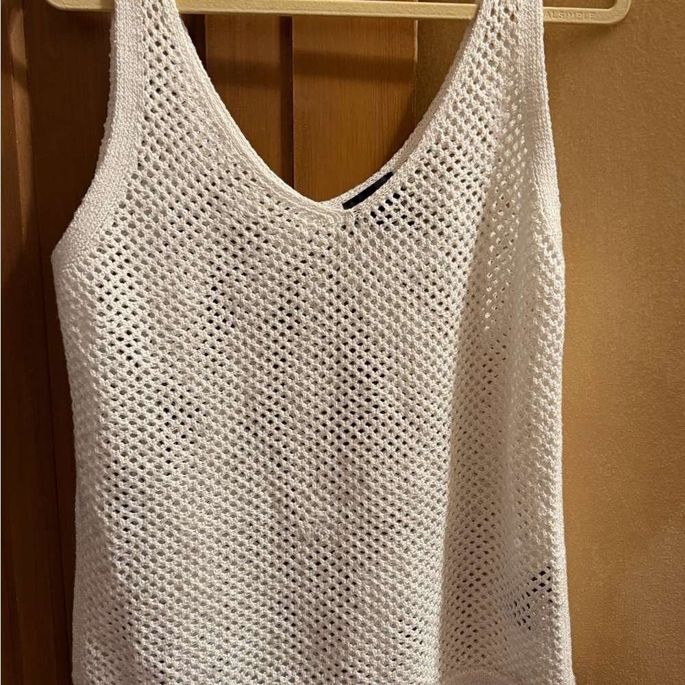 Donna Karen White Soft Knit Tank with Sequins Size Large New without store tags)